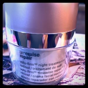 Volu-Firm Night Treatment